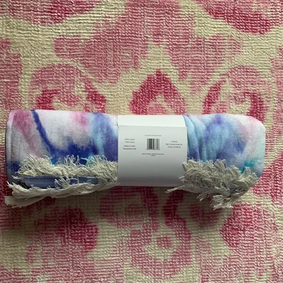 NWT L Space Tie Dye Fringe Beach Towel Bath